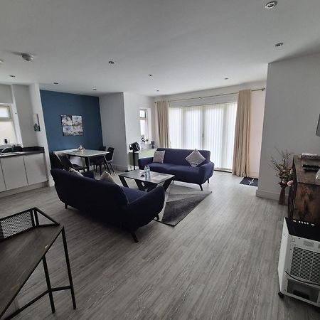 Luxury 2Bedroom - 2Bath - Prime Location - Patio Harrow on the Hill Buitenkant foto