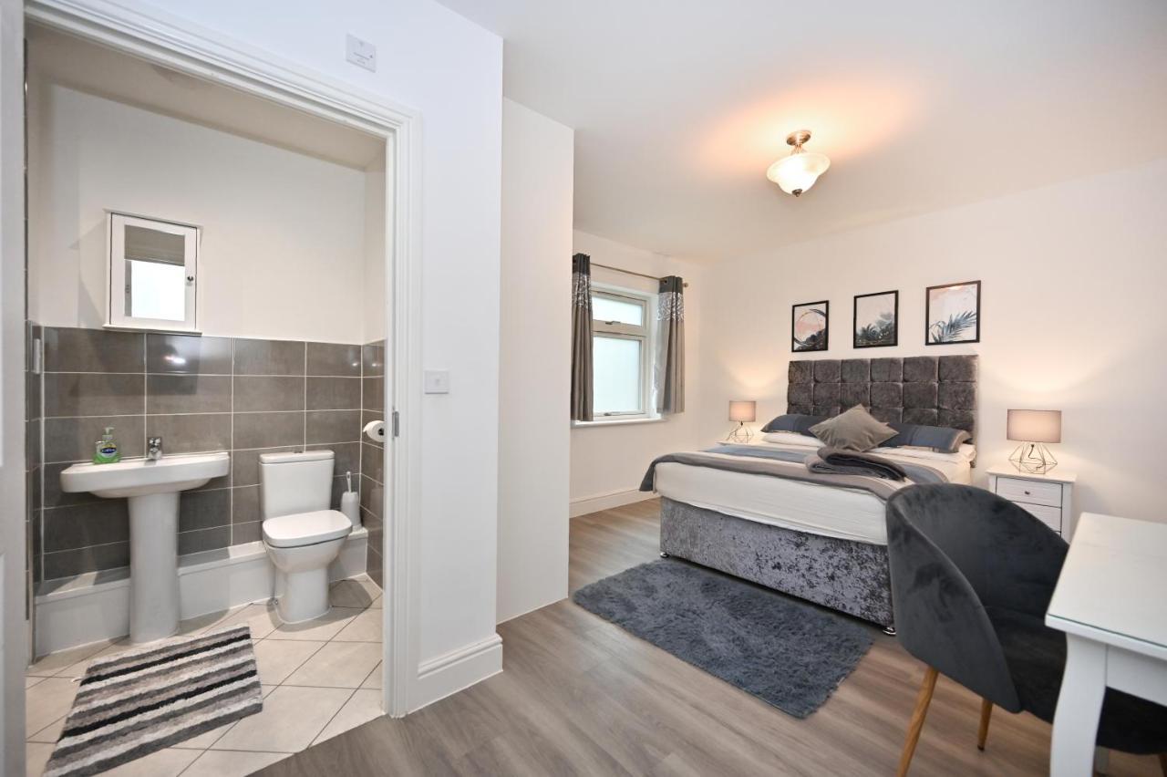 Luxury 2Bedroom - 2Bath - Prime Location - Patio Harrow on the Hill Buitenkant foto