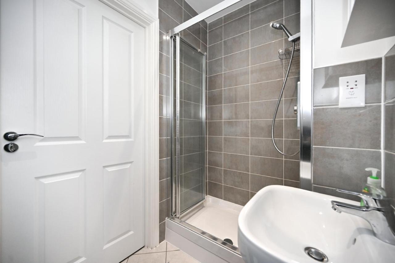 Luxury 2Bedroom - 2Bath - Prime Location - Patio Harrow on the Hill Buitenkant foto