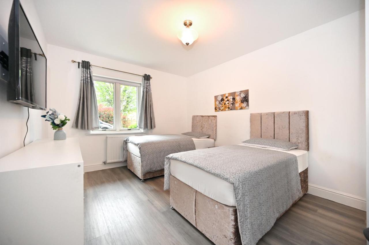 Luxury 2Bedroom - 2Bath - Prime Location - Patio Harrow on the Hill Buitenkant foto