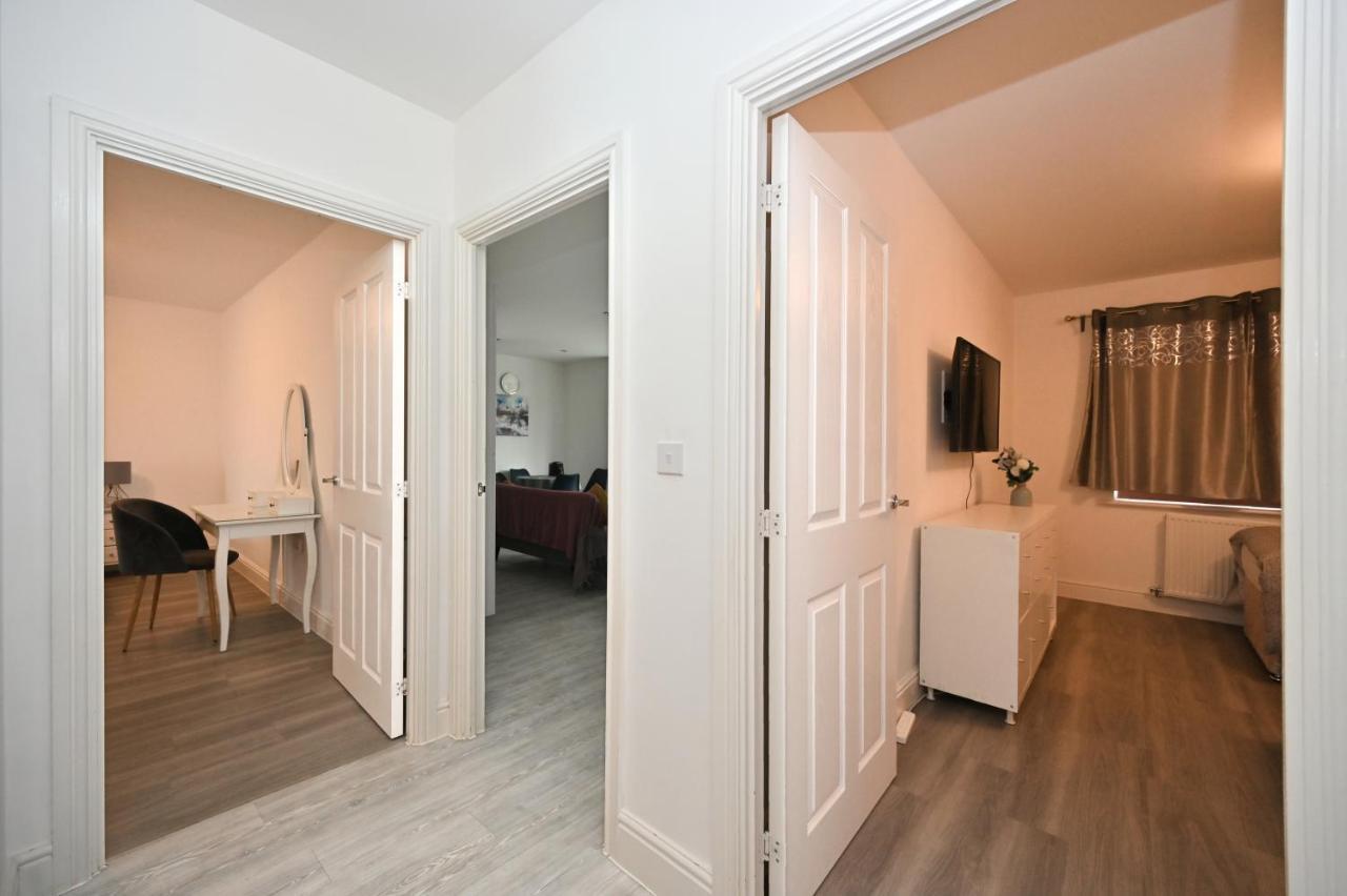 Luxury 2Bedroom - 2Bath - Prime Location - Patio Harrow on the Hill Buitenkant foto