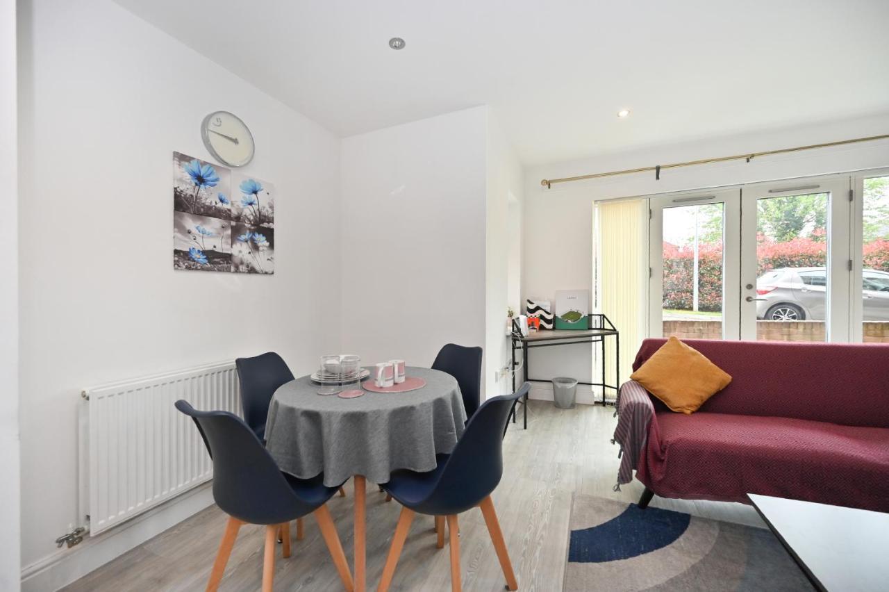 Luxury 2Bedroom - 2Bath - Prime Location - Patio Harrow on the Hill Buitenkant foto