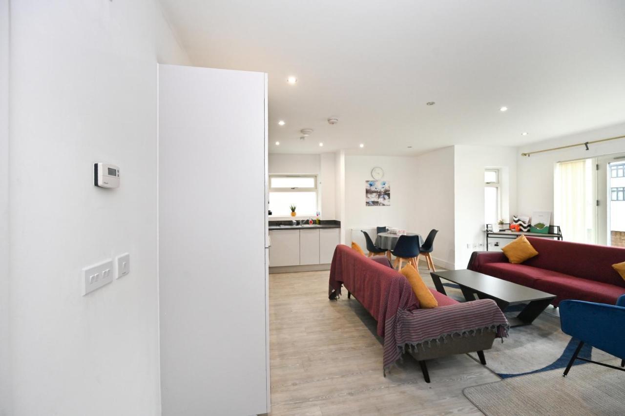 Luxury 2Bedroom - 2Bath - Prime Location - Patio Harrow on the Hill Buitenkant foto