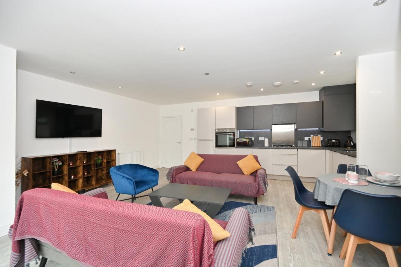 Luxury 2Bedroom - 2Bath - Prime Location - Patio Harrow on the Hill Buitenkant foto
