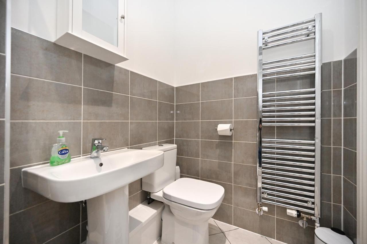 Luxury 2Bedroom - 2Bath - Prime Location - Patio Harrow on the Hill Buitenkant foto