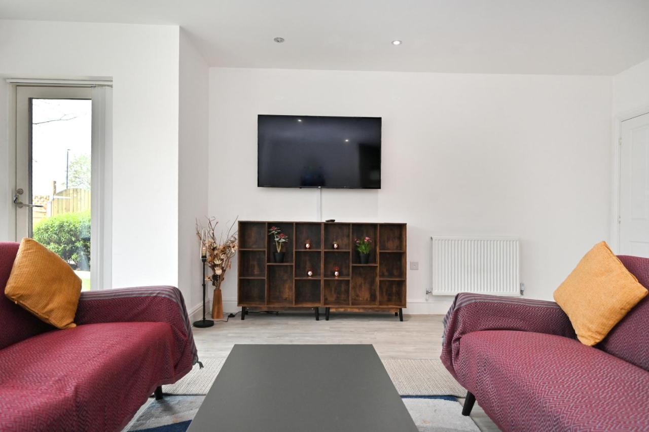 Luxury 2Bedroom - 2Bath - Prime Location - Patio Harrow on the Hill Buitenkant foto