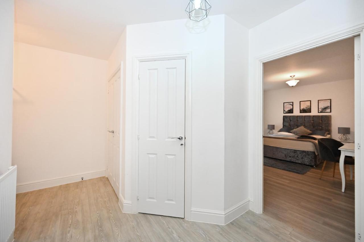 Luxury 2Bedroom - 2Bath - Prime Location - Patio Harrow on the Hill Buitenkant foto