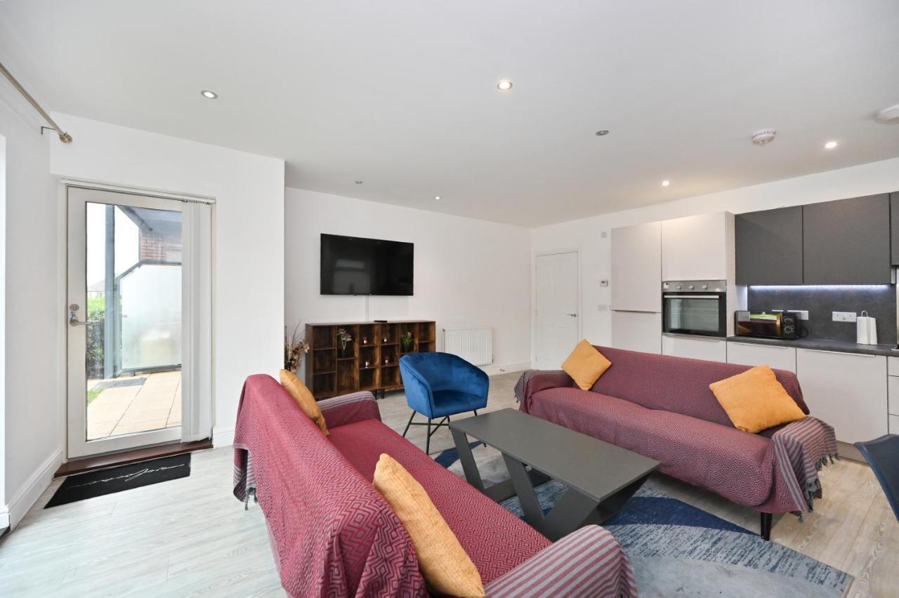 Luxury 2Bedroom - 2Bath - Prime Location - Patio Harrow on the Hill Buitenkant foto
