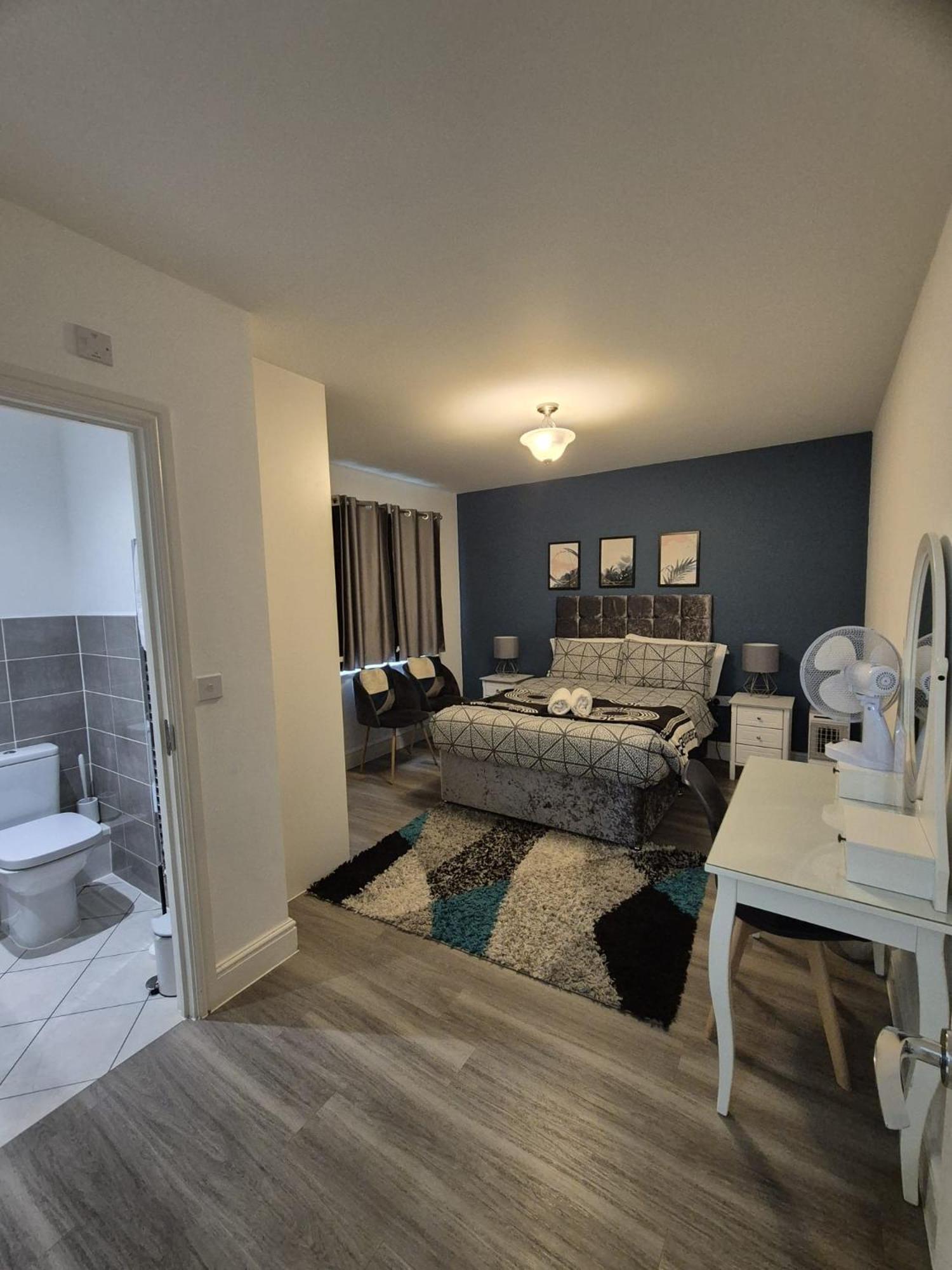 Luxury 2Bedroom - 2Bath - Prime Location - Patio Harrow on the Hill Buitenkant foto