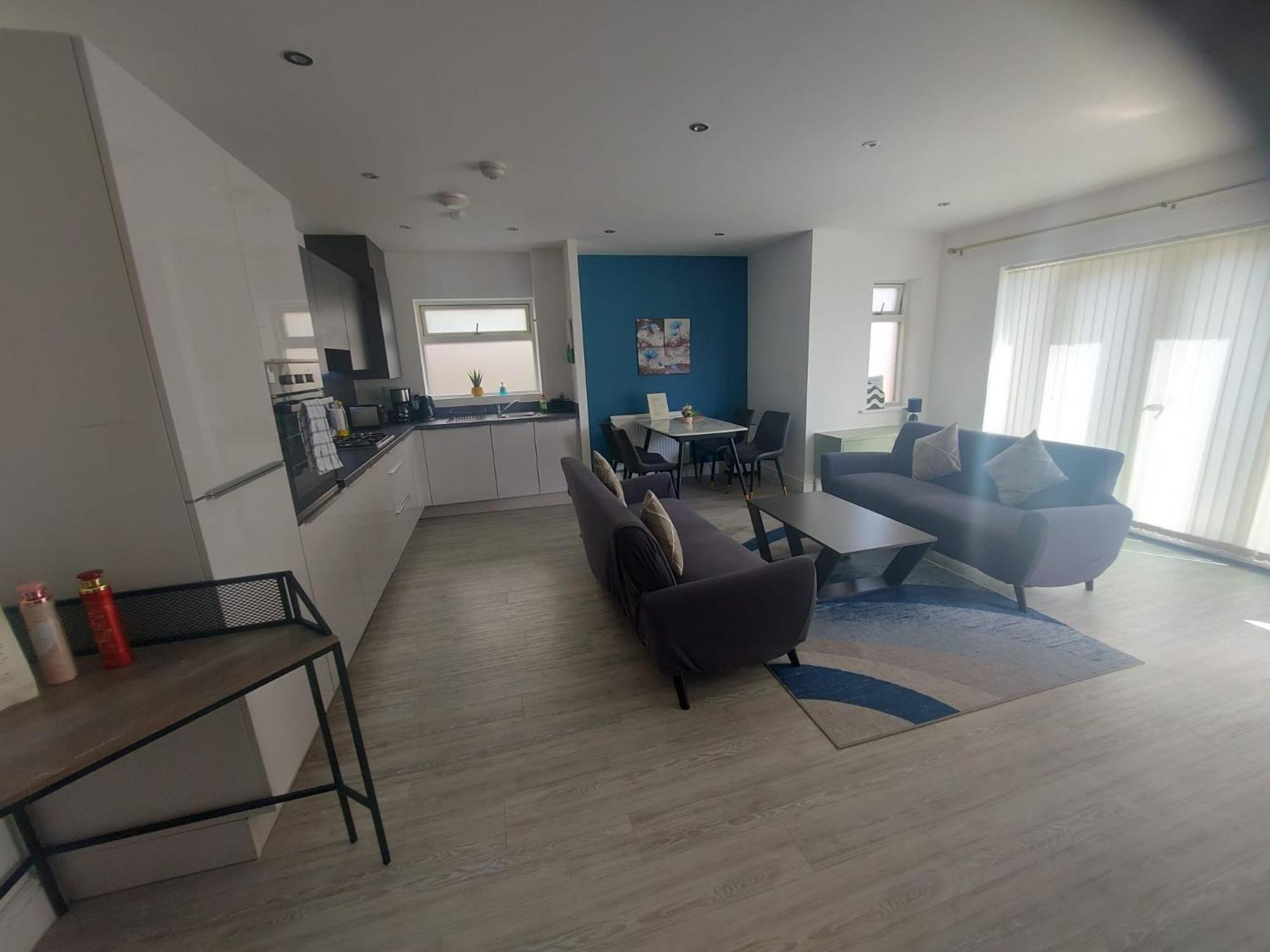 Luxury 2Bedroom - 2Bath - Prime Location - Patio Harrow on the Hill Buitenkant foto