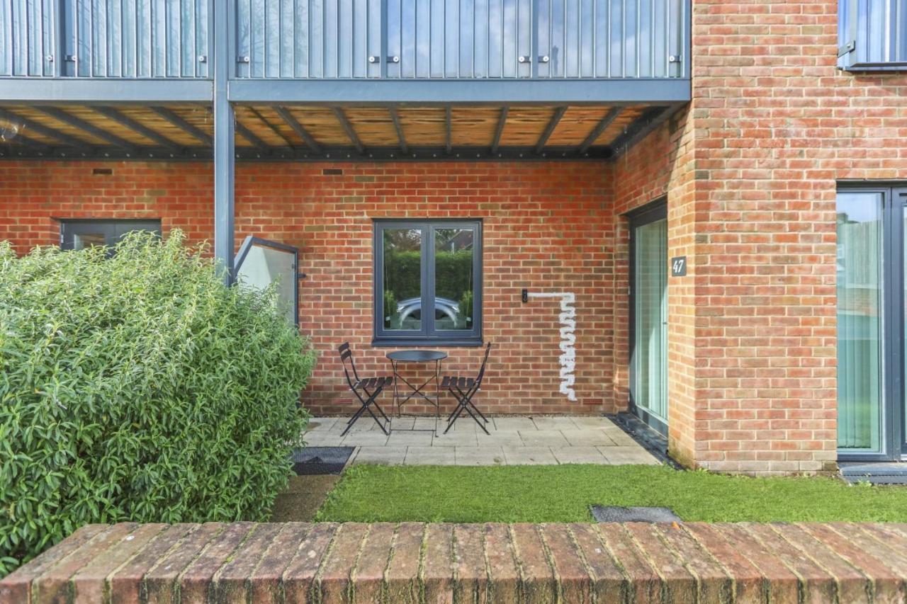 Luxury 2Bedroom - 2Bath - Prime Location - Patio Harrow on the Hill Buitenkant foto