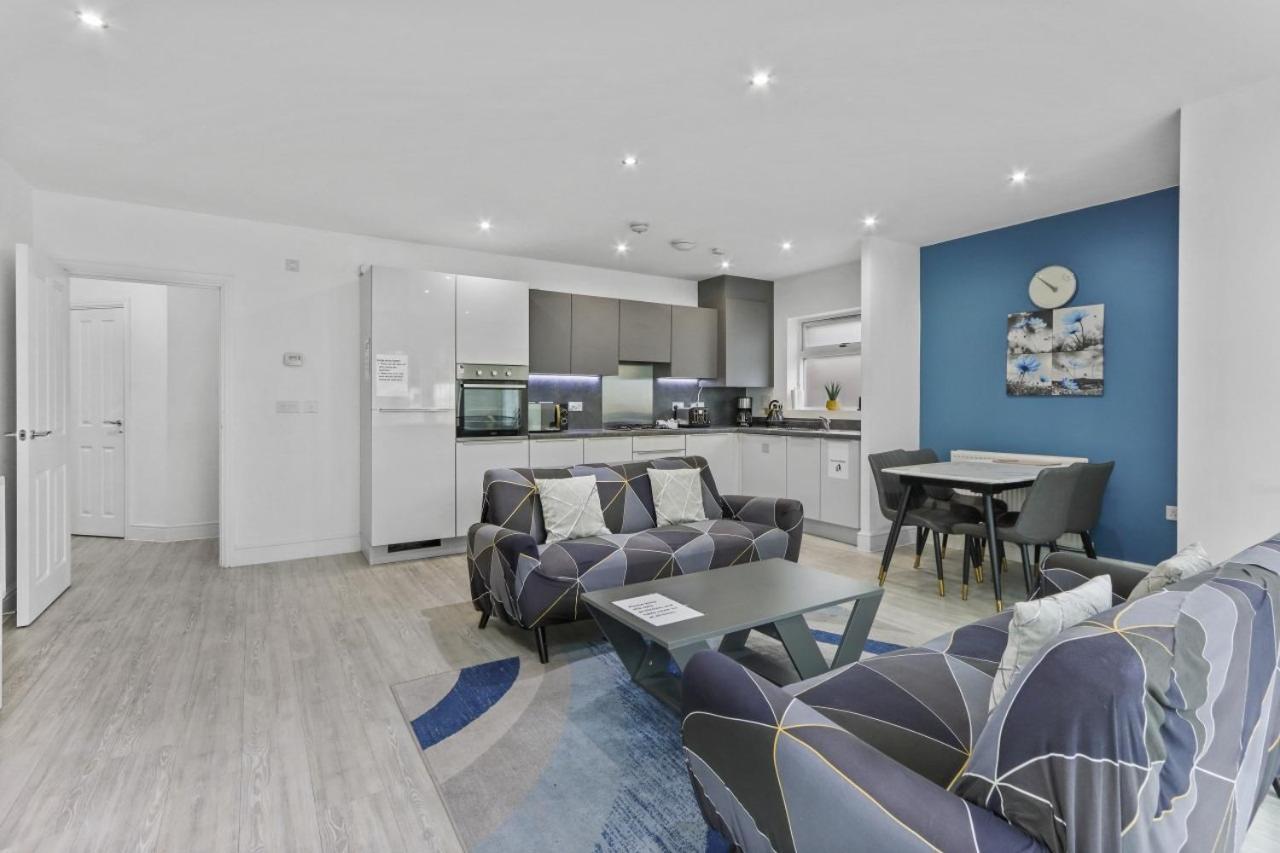 Luxury 2Bedroom - 2Bath - Prime Location - Patio Harrow on the Hill Buitenkant foto